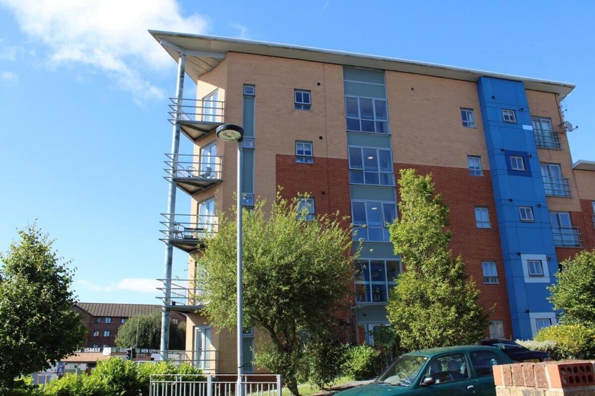 Two Bedroom Apartment, Free Parking, Close To Uclan And Free Wifi Preston  Dış mekan fotoğraf