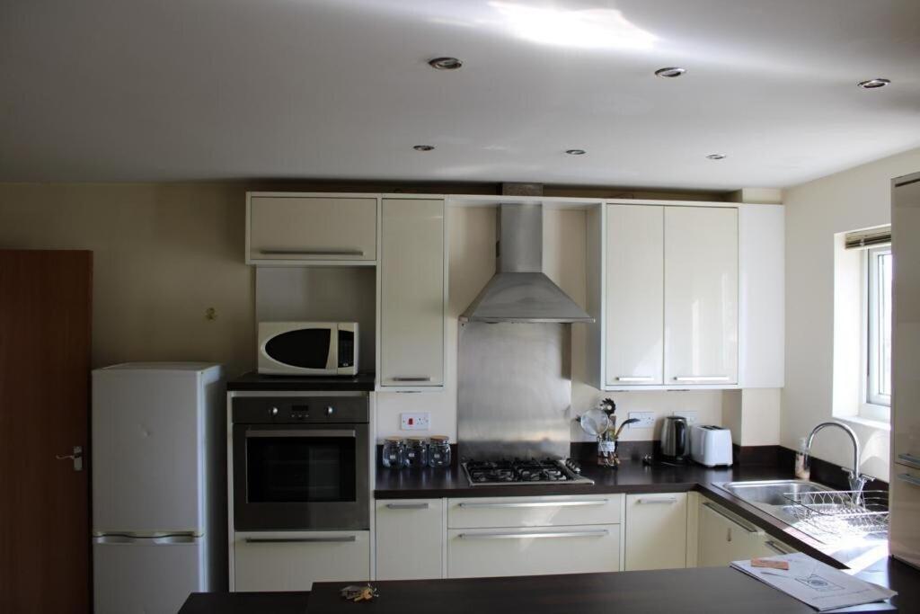 Two Bedroom Apartment, Free Parking, Close To Uclan And Free Wifi Preston  Dış mekan fotoğraf