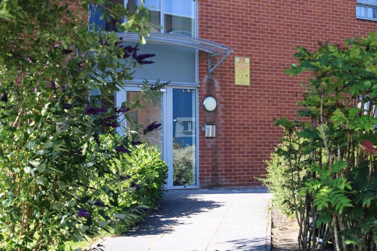Two Bedroom Apartment, Free Parking, Close To Uclan And Free Wifi Preston  Dış mekan fotoğraf