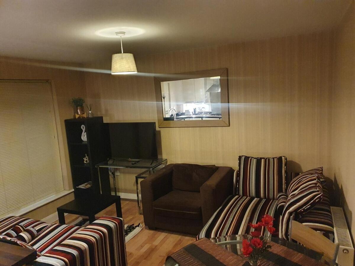 Two Bedroom Apartment, Free Parking, Close To Uclan And Free Wifi Preston  Dış mekan fotoğraf