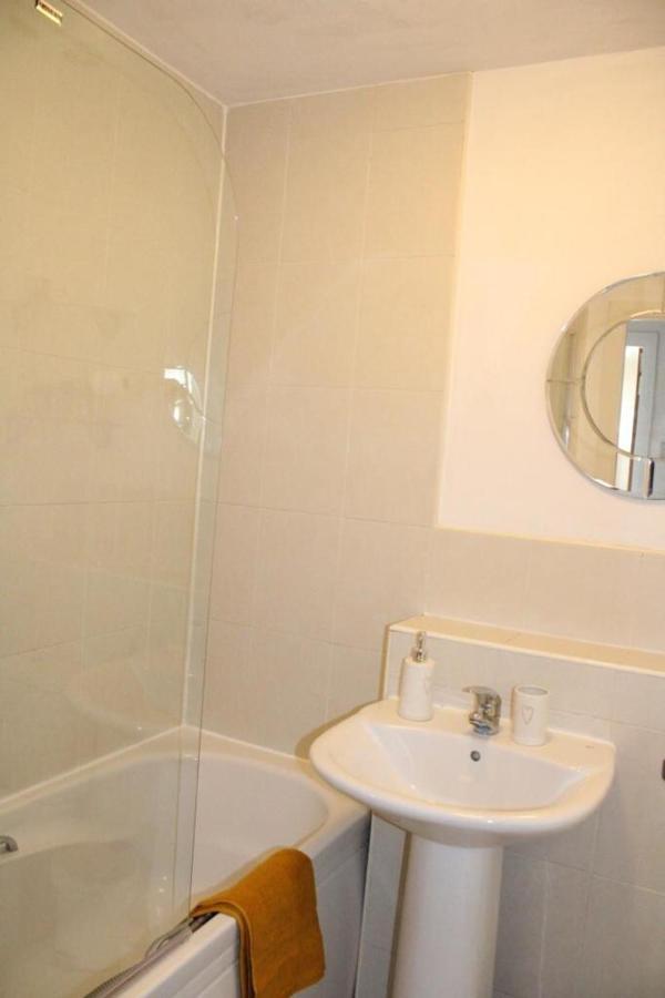 Two Bedroom Apartment, Free Parking, Close To Uclan And Free Wifi Preston  Dış mekan fotoğraf