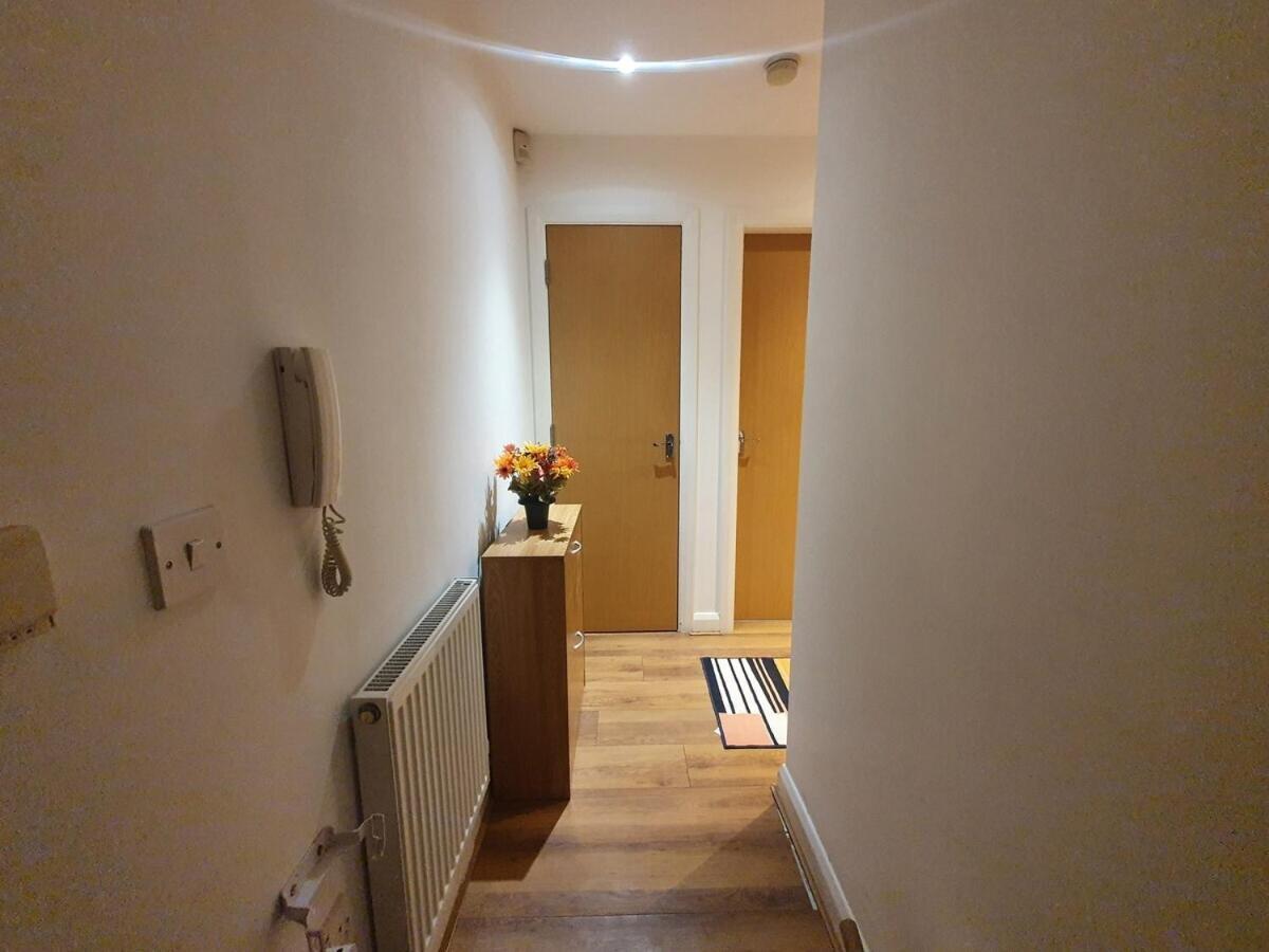 Two Bedroom Apartment, Free Parking, Close To Uclan And Free Wifi Preston  Dış mekan fotoğraf